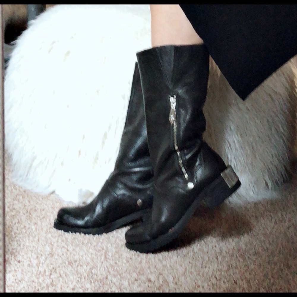 Donald J Pliner leather boot